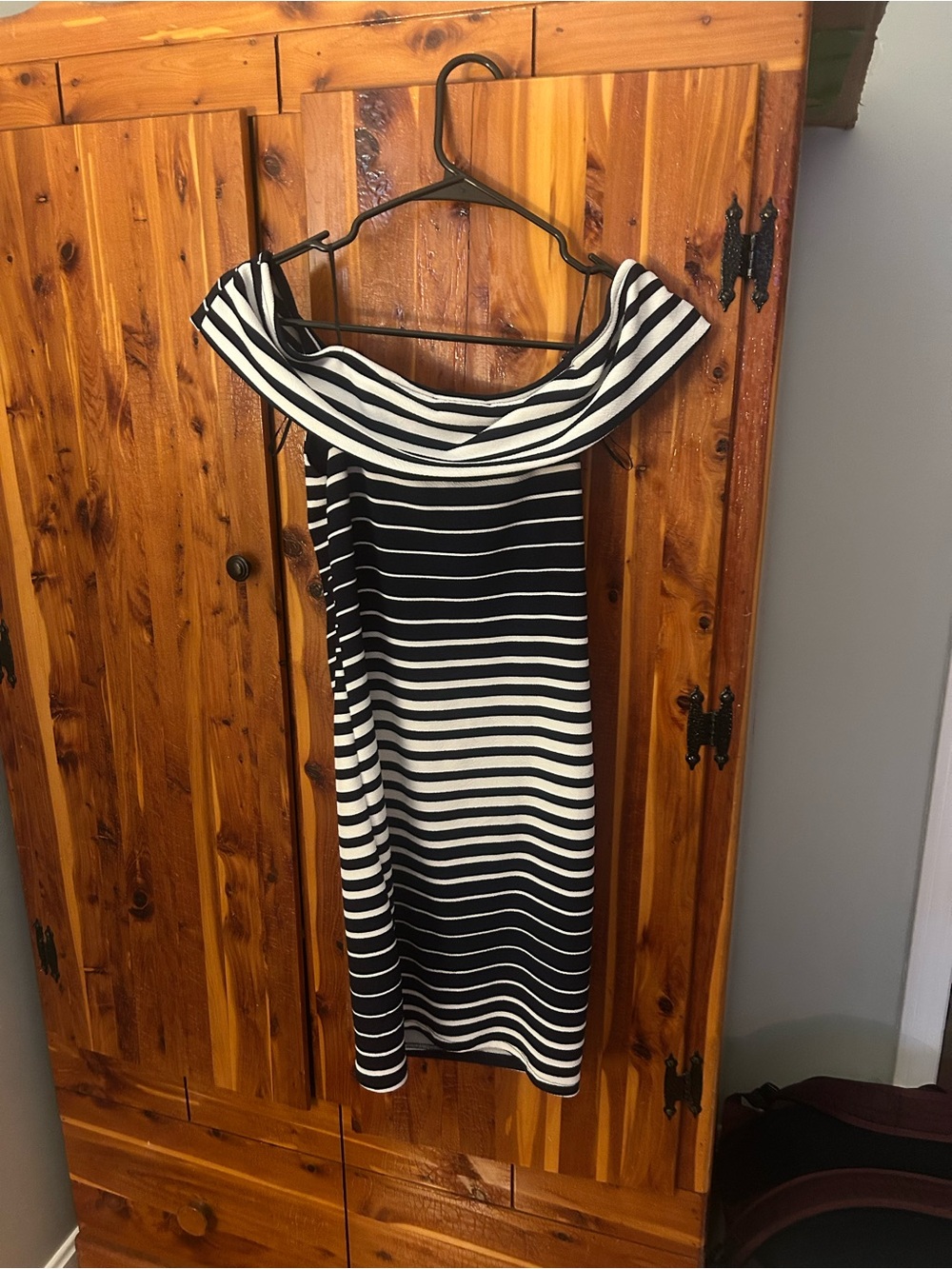 Guess Off-Shoulder Striped Mini Dress - Black & White